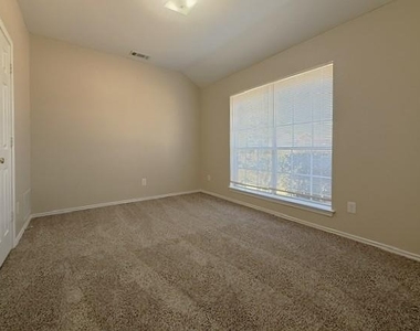 2218 W Thoroughbred Drive - Photo Thumbnail 12