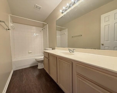 2218 W Thoroughbred Drive - Photo Thumbnail 15