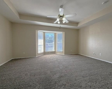 2218 W Thoroughbred Drive - Photo Thumbnail 9