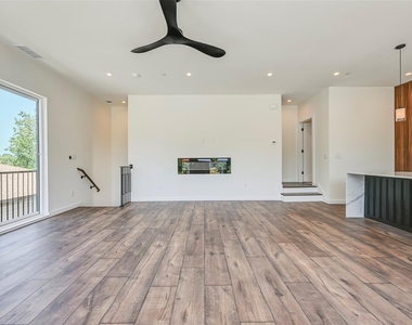 2247 Mail Avenue - Photo Thumbnail 9
