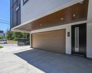 2247 Mail Avenue - Photo Thumbnail 4