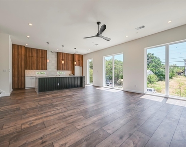2247 Mail Avenue - Photo Thumbnail 7