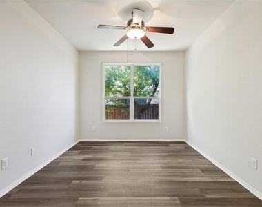 11117 Kenny Drive - Photo Thumbnail 6