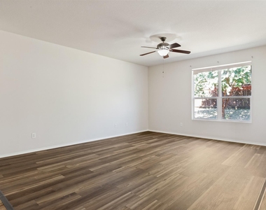 11117 Kenny Drive - Photo Thumbnail 8