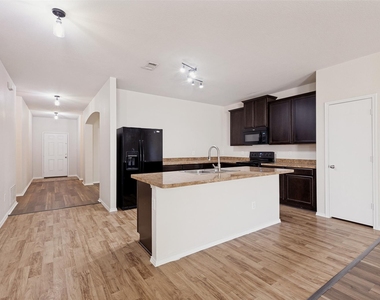 11117 Kenny Drive - Photo Thumbnail 2