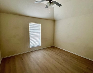 1801 Kathryn Court - Photo Thumbnail 6