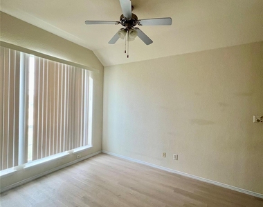 1801 Kathryn Court - Photo Thumbnail 7
