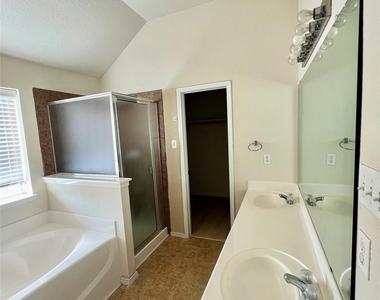 1801 Kathryn Court - Photo Thumbnail 8