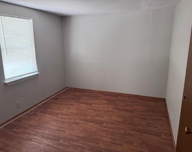 1233 13th St. Nw - Photo Thumbnail 3