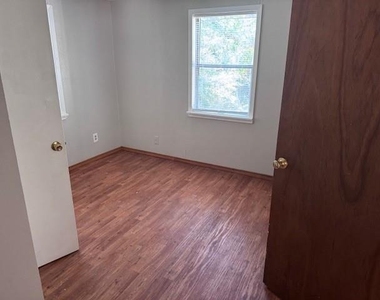 1233 13th St. Nw - Photo Thumbnail 6