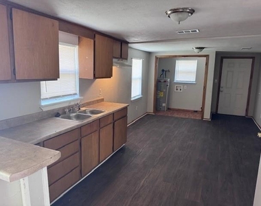 1233 13th St. Nw - Photo Thumbnail 2