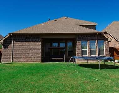 504 Pineview Drive - Photo Thumbnail 12