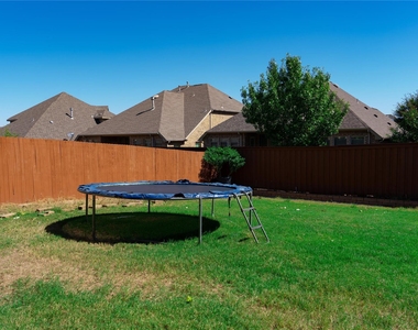 504 Pineview Drive - Photo Thumbnail 13