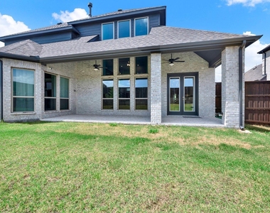 1110 Columbus Lane - Photo Thumbnail 20