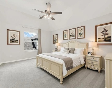1110 Columbus Lane - Photo Thumbnail 10