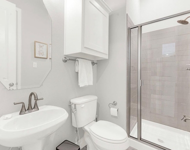 1110 Columbus Lane - Photo Thumbnail 16