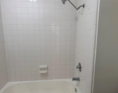 1715 Carolyn Way - Photo Thumbnail 16