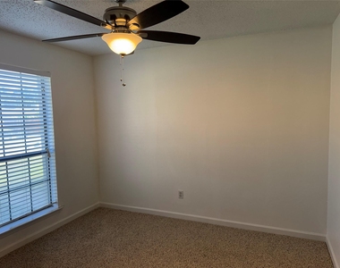 1715 Carolyn Way - Photo Thumbnail 19