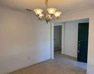 1715 Carolyn Way - Photo Thumbnail 11