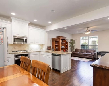 4654c Rhett Lane - Photo Thumbnail 4