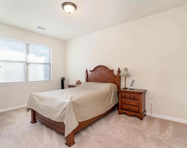4654c Rhett Lane - Photo Thumbnail 11