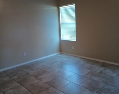 5730 Crestwood Drive - Photo Thumbnail 6