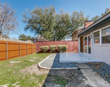 416 Bedford Drive - Photo Thumbnail 22