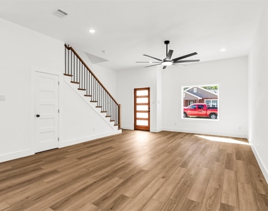 300 Henry Street - Photo Thumbnail 5