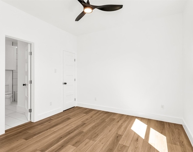 300 Henry Street - Photo Thumbnail 16