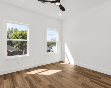 300 Henry Street - Photo Thumbnail 20