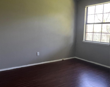 2101 Pennington Drive - Photo Thumbnail 9