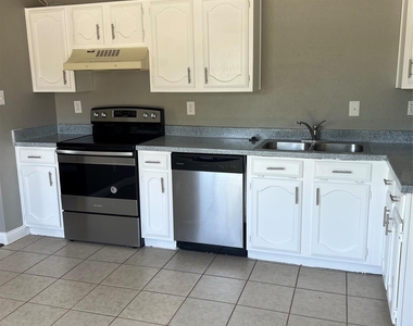 2101 Pennington Drive - Photo Thumbnail 4