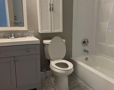2101 Pennington Drive - Photo Thumbnail 6