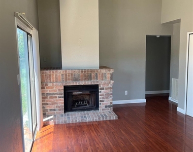 2101 Pennington Drive - Photo Thumbnail 7