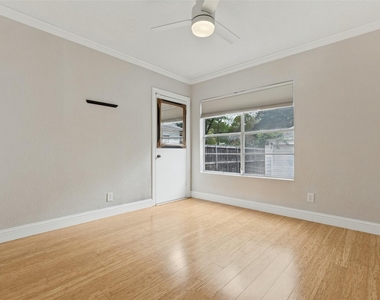 8714 Forest Hills Boulevard - Photo Thumbnail 10