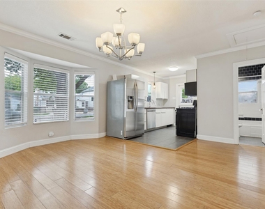 8714 Forest Hills Boulevard - Photo Thumbnail 13