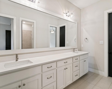 1025 Aledo Ridge Court - Photo Thumbnail 20