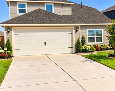 13616 Roosevelt Arch Drive - Photo Thumbnail 1