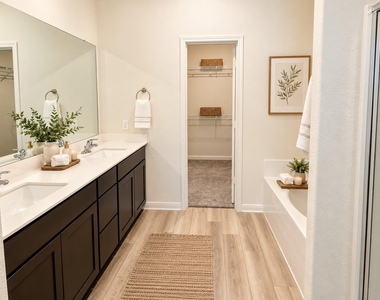 13616 Roosevelt Arch Drive - Photo Thumbnail 6