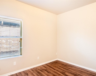 1801 Potrillo Lane - Photo Thumbnail 23