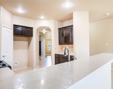1801 Potrillo Lane - Photo Thumbnail 18