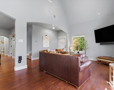 3910 Pocahontas Drive - Photo Thumbnail 7