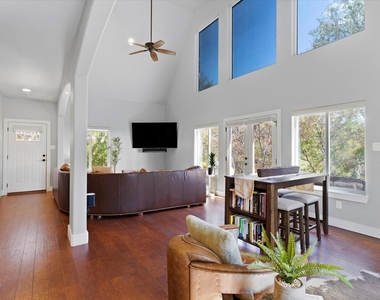 3910 Pocahontas Drive - Photo Thumbnail 2