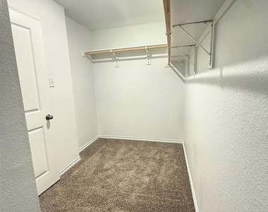 625 Dunhill Road - Photo Thumbnail 17