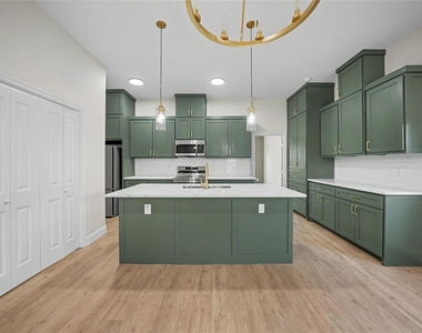 819 Stamp Avenue - Photo Thumbnail 3