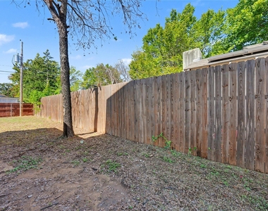 819 Stamp Avenue - Photo Thumbnail 14