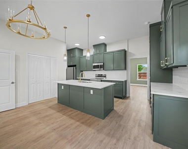 819 Stamp Avenue - Photo Thumbnail 4
