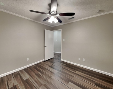 3408 Beech Street - Photo Thumbnail 12