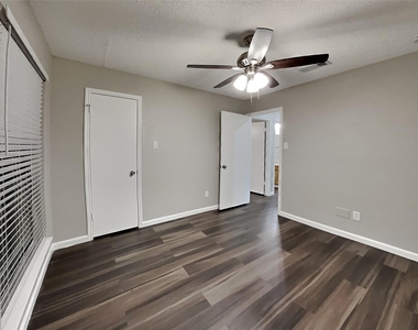 3408 Beech Street - Photo Thumbnail 11