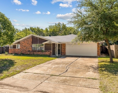 4629 Fawn Drive - Photo Thumbnail 2
